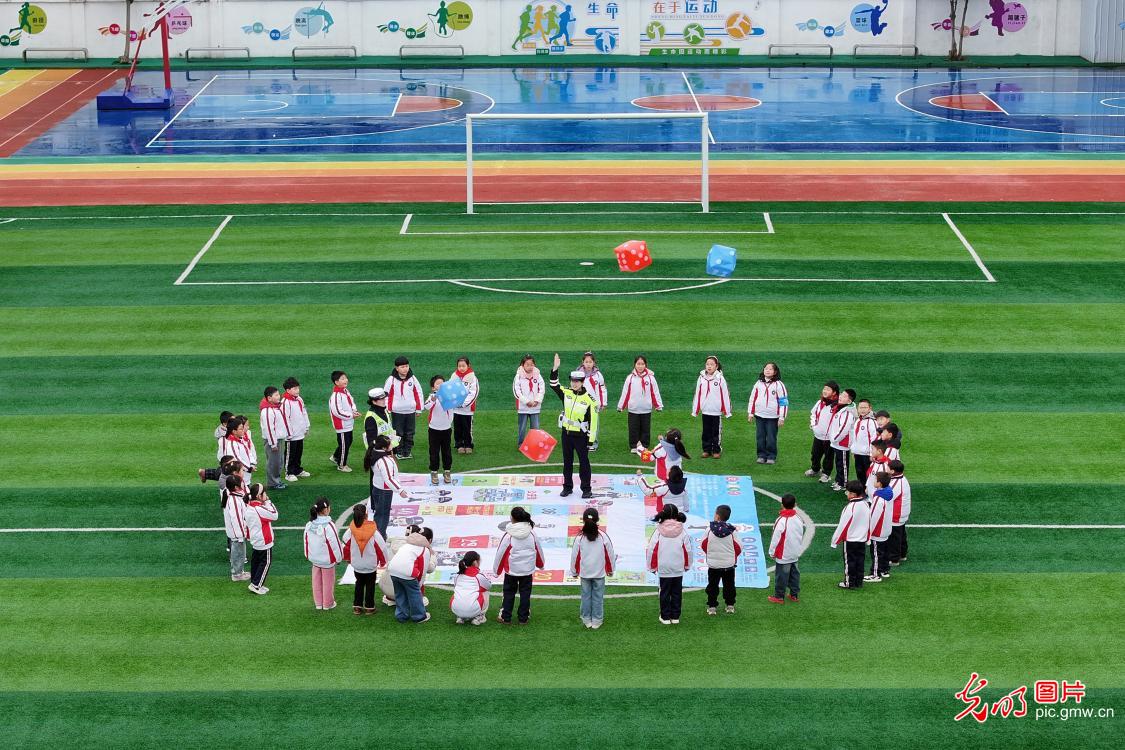 趣味学交规 安全伴成长