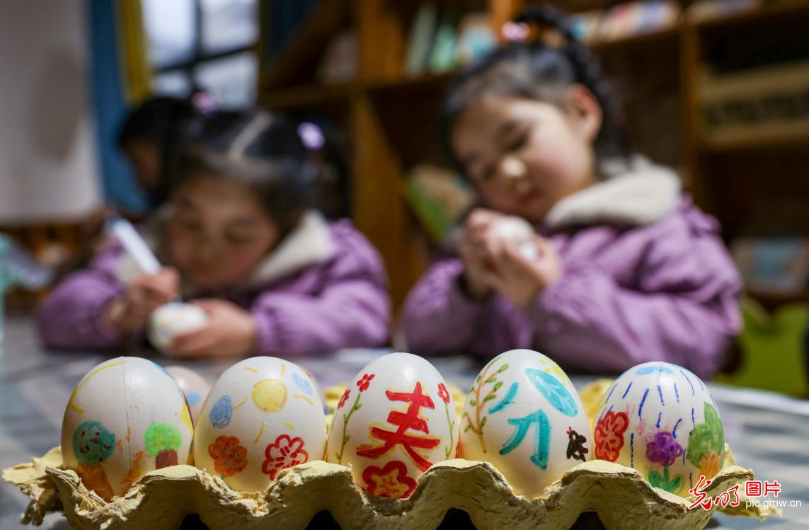 萌娃迎春分 民俗添童趣