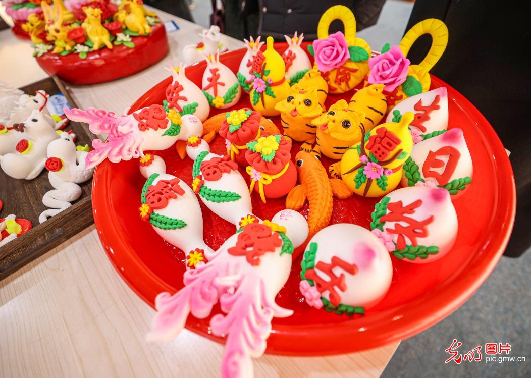 指尖匠心传文脉 非遗焕彩润民心