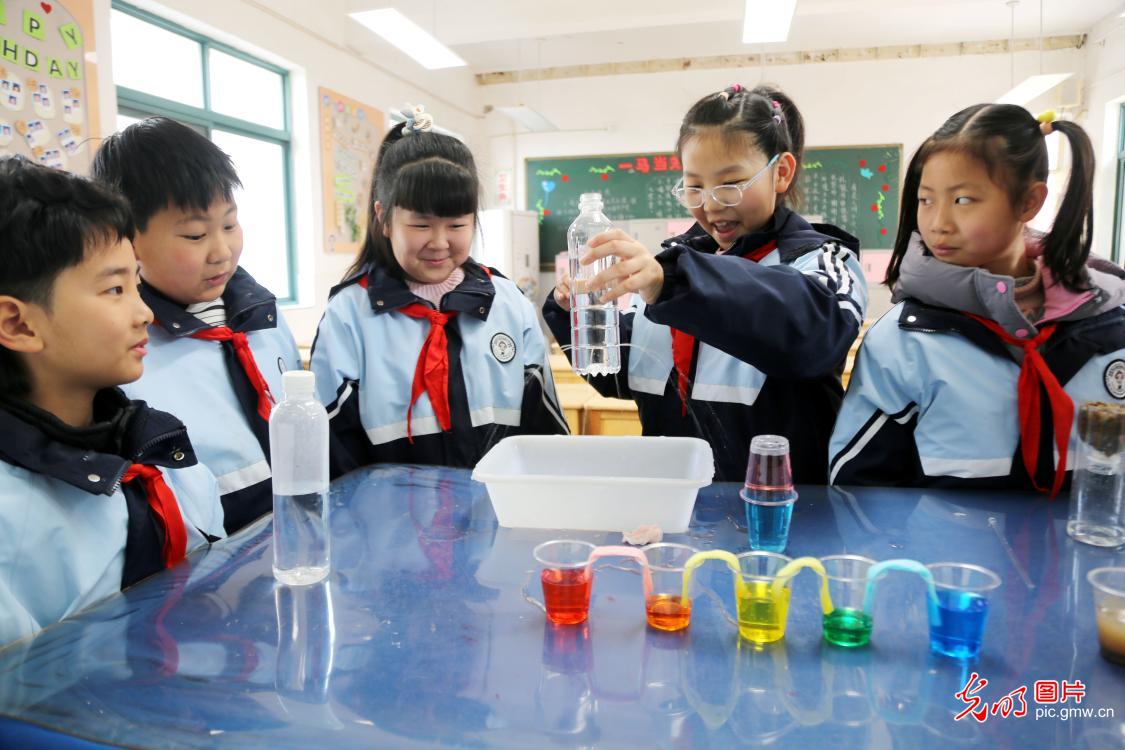 课堂体验筑牢少年节水意识