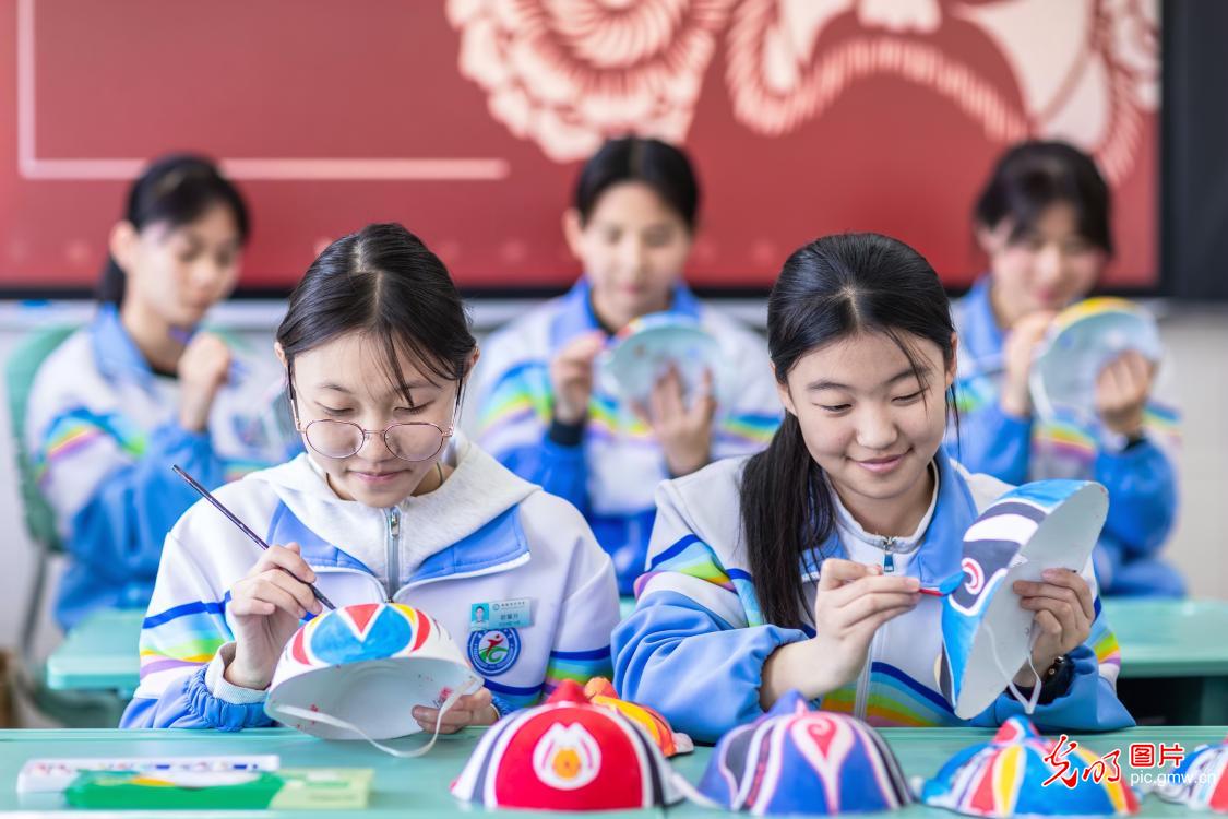 戏剧进校园 传统文化“活”在课堂