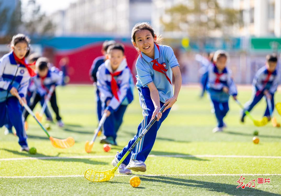 多彩社团 快乐成长