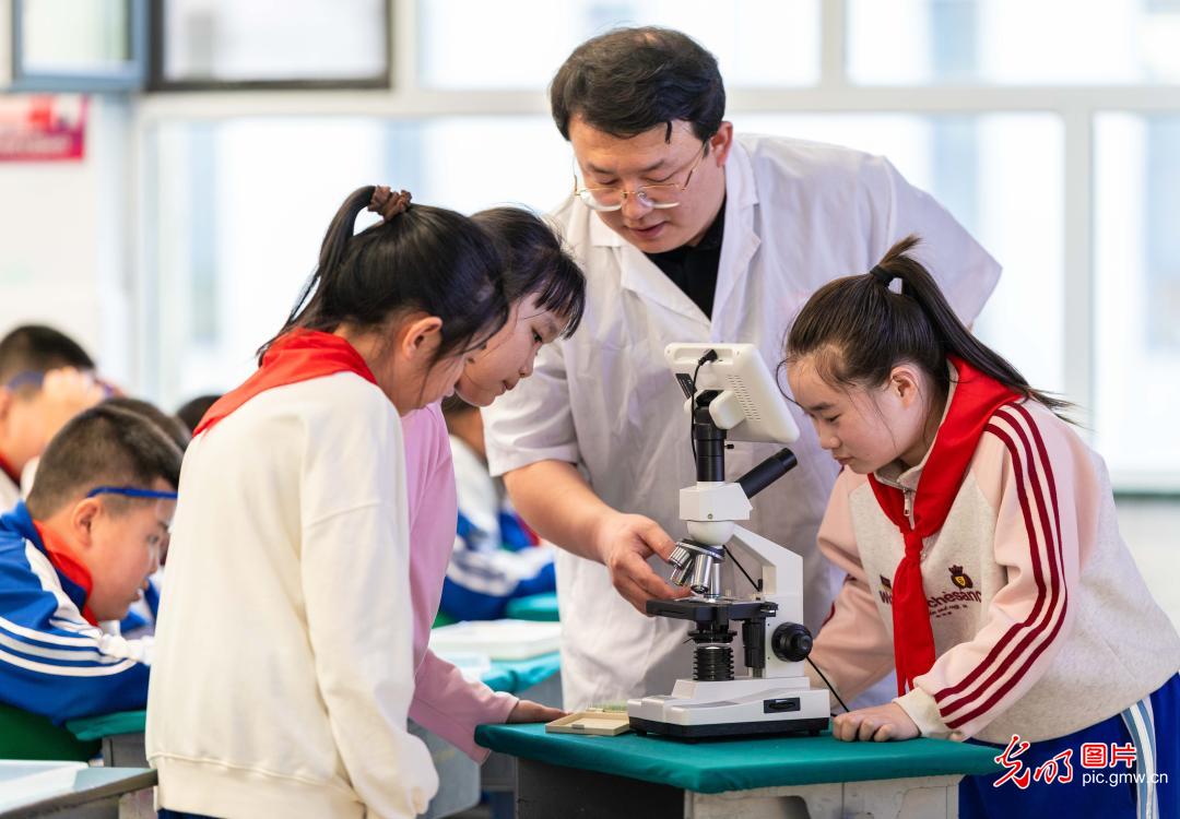 多彩社团 快乐成长