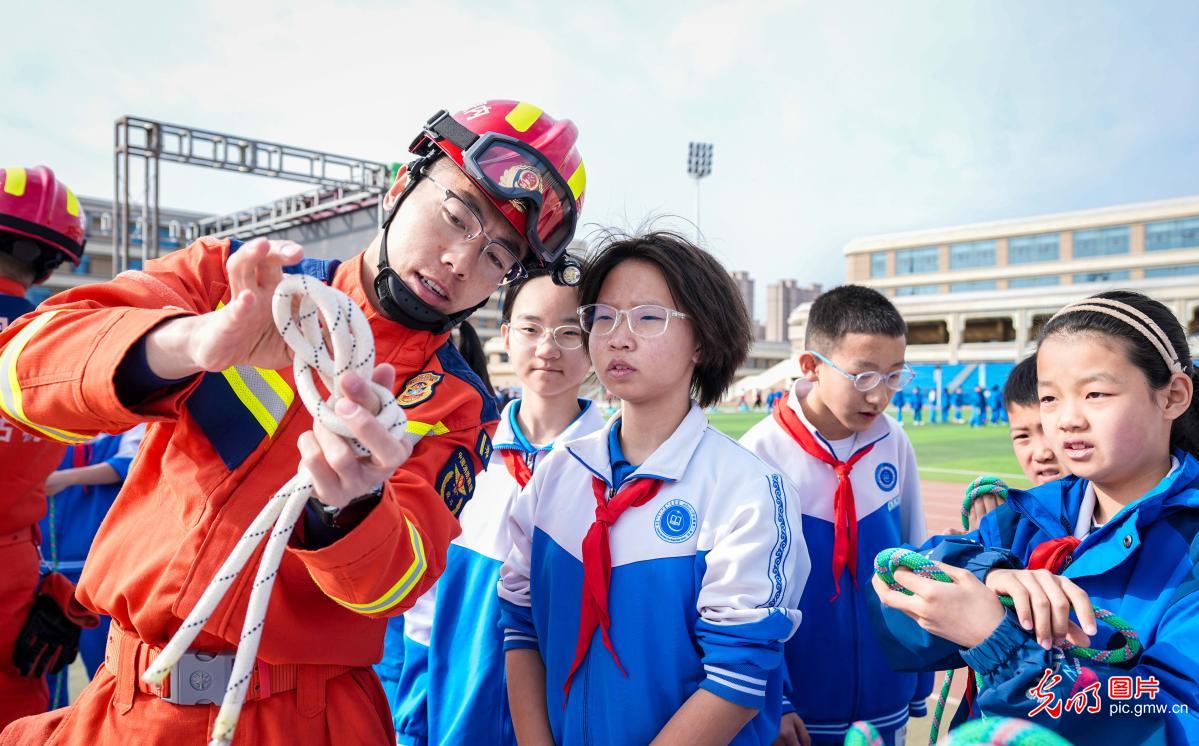 同守护 共成长:各地开展中小学生安全教育日主题活动 同守护 共成长:各地开展中小学生安全教育日主题活动