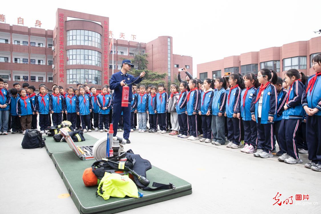 同守护 共成长:各地开展中小学生安全教育日主题活动 同守护 共成长:各地开展中小学生安全教育日主题活动