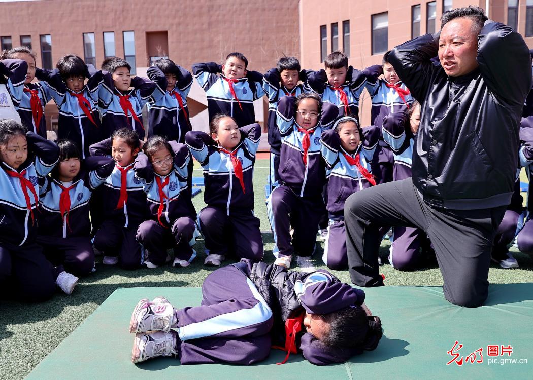 同守护 共成长:各地开展中小学生安全教育日主题活动 同守护 共成长:各地开展中小学生安全教育日主题活动