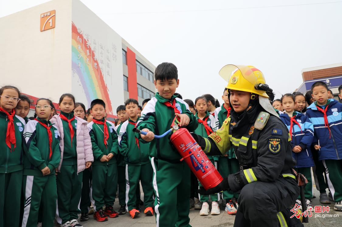 同守护 共成长:各地开展中小学生安全教育日主题活动 同守护 共成长:各地开展中小学生安全教育日主题活动