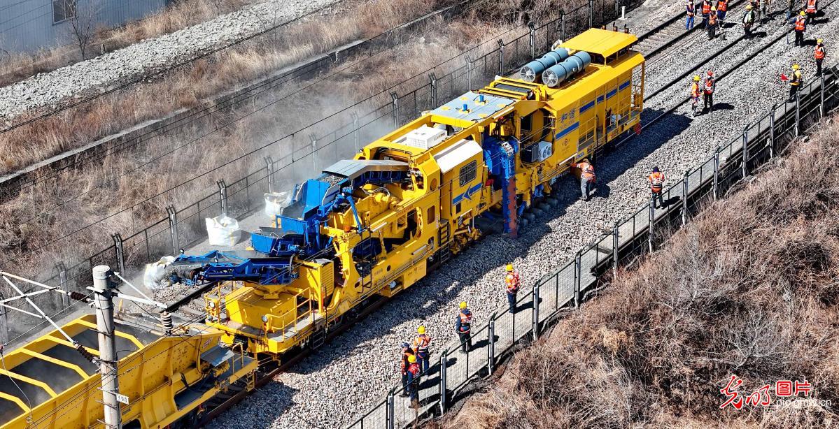 大秦铁路开始春季集中修施工 大秦铁路开始春季集中修施工