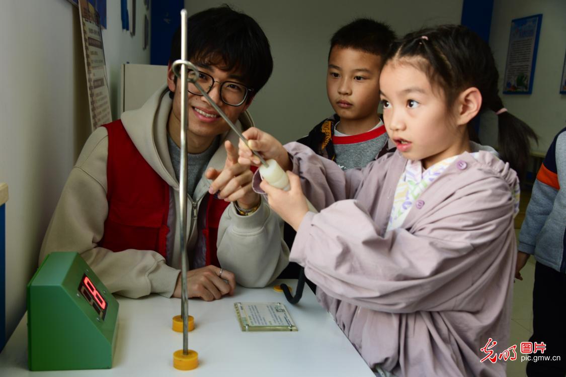 科普馆里乐享春假