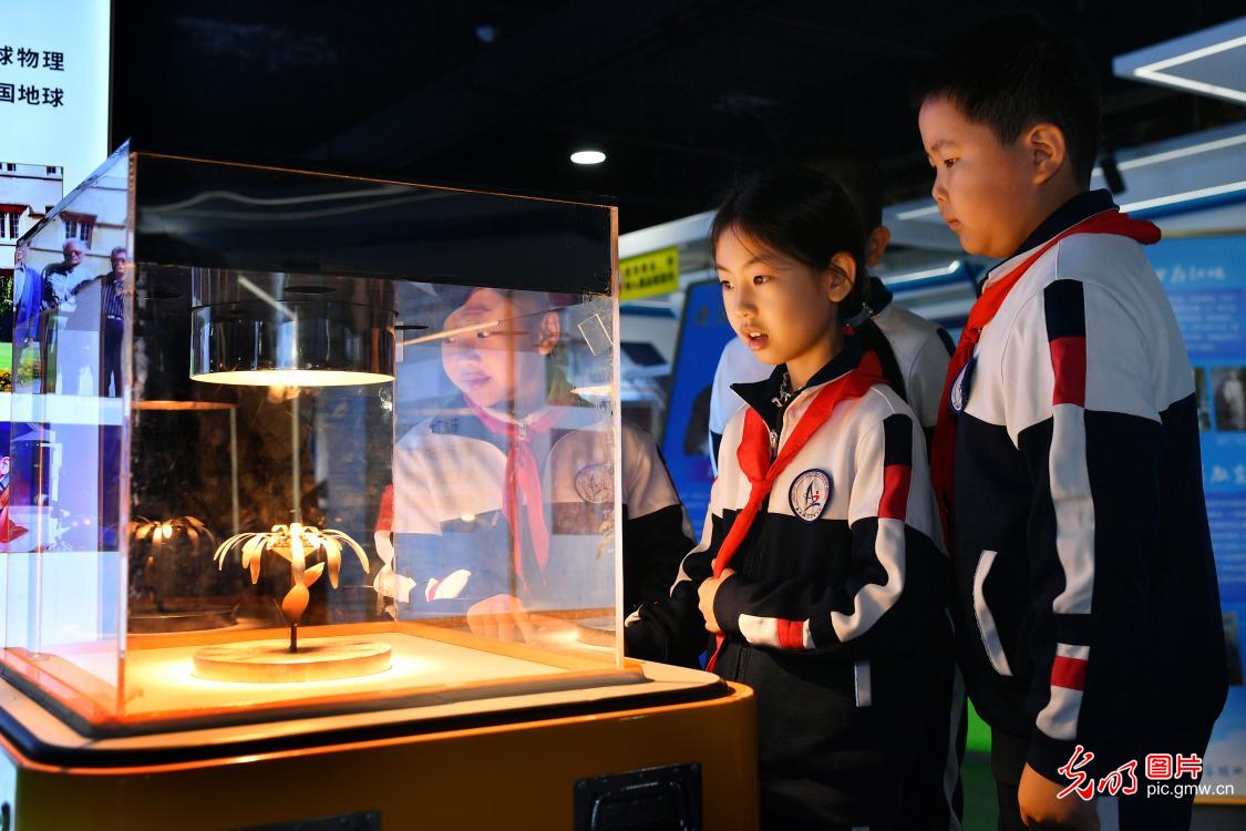 科技馆里享假期