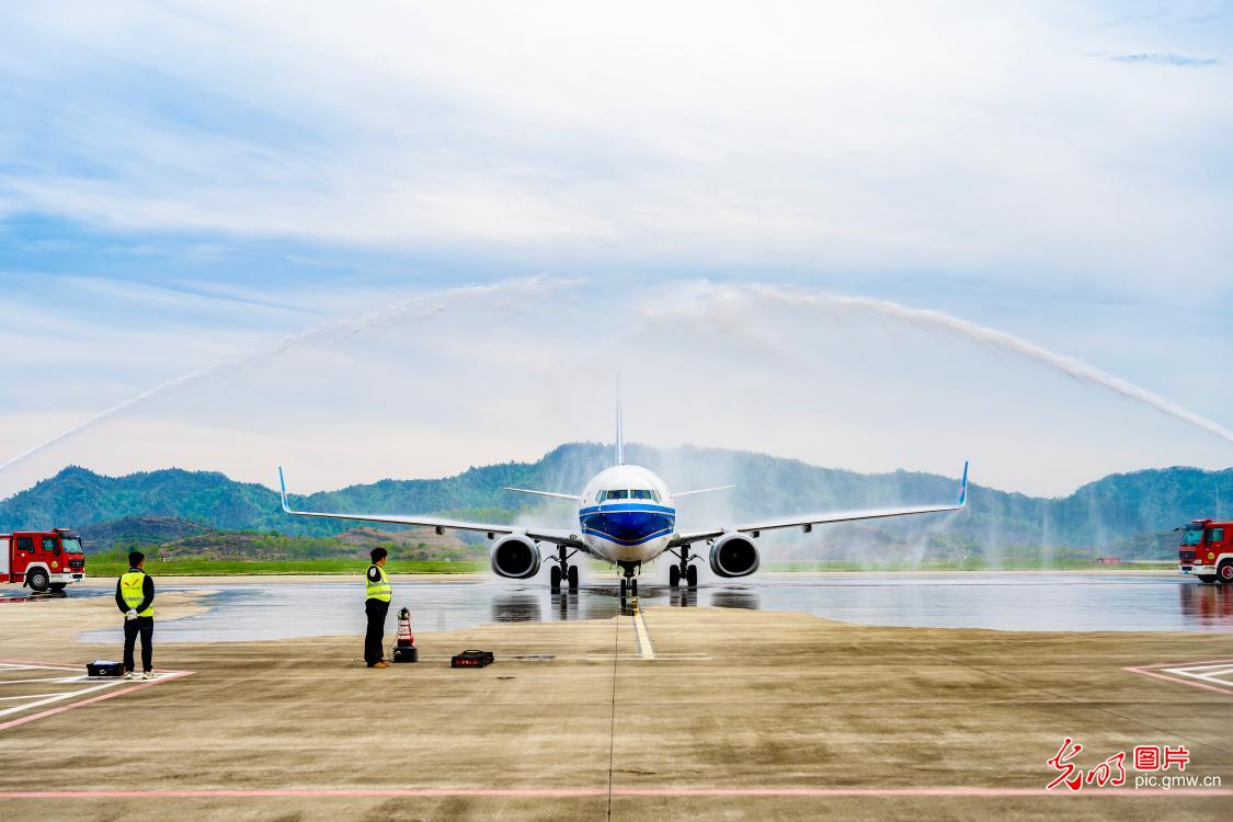 毕节飞雄机场试飞圆满完成 毕节飞雄机场试飞圆满完成