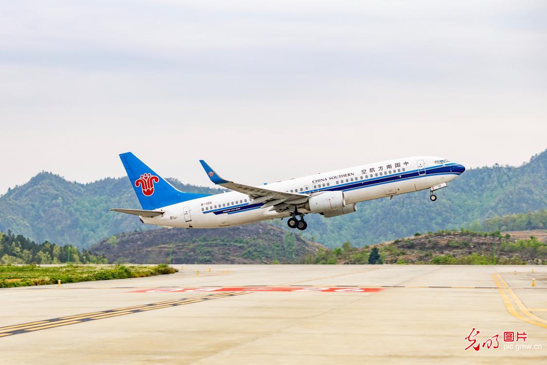 毕节飞雄机场试飞圆满完成 毕节飞雄机场试飞圆满完成