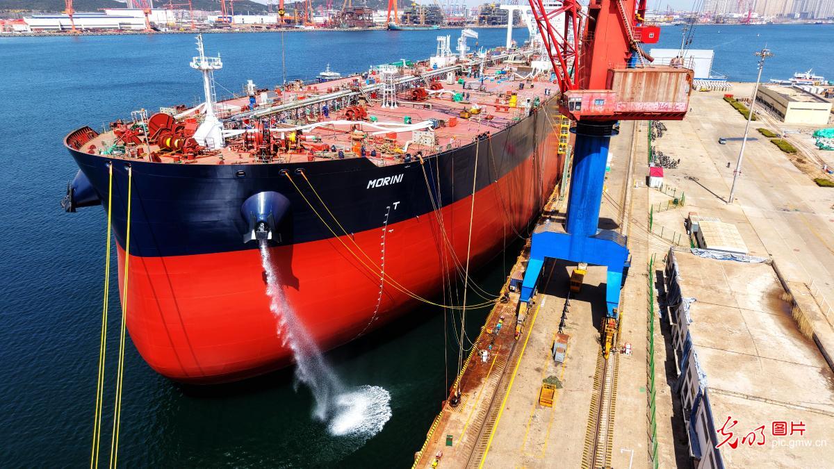 巨轮建造忙 发展势头强