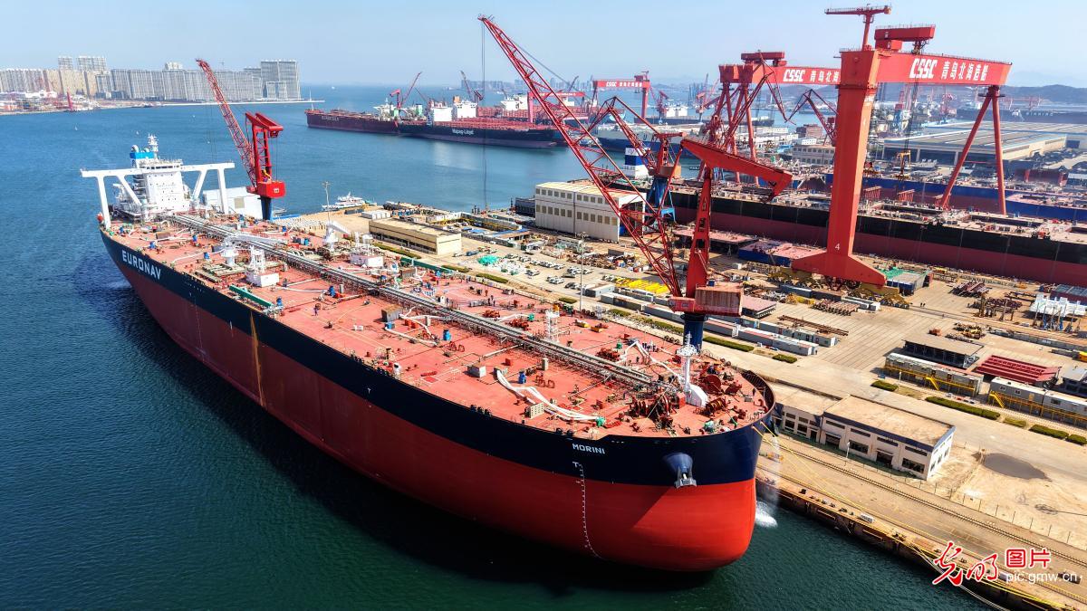 巨轮建造忙 发展势头强
