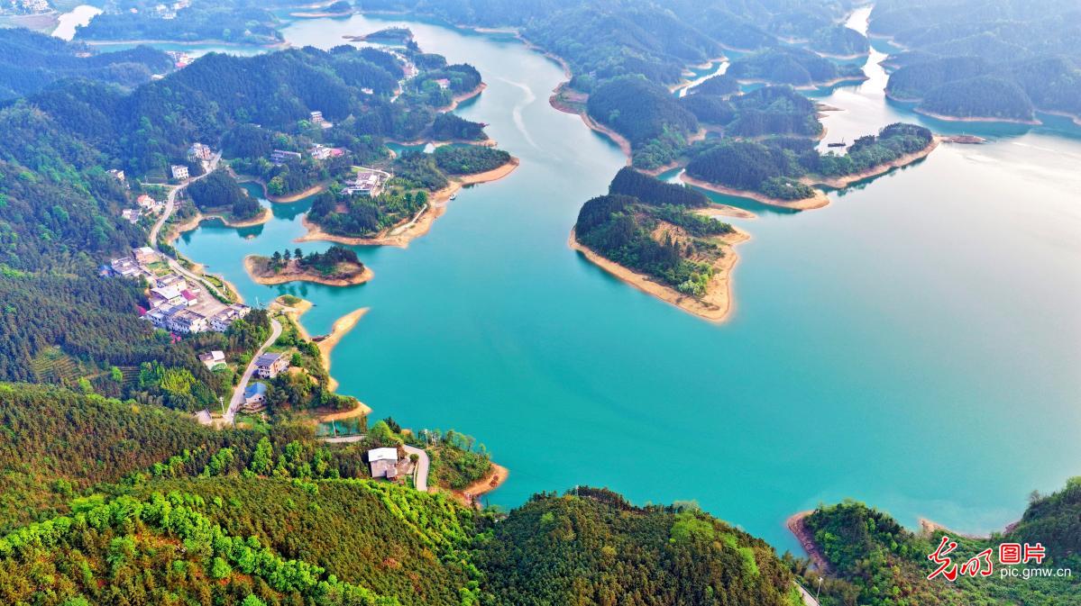 绿水青山 美景如画