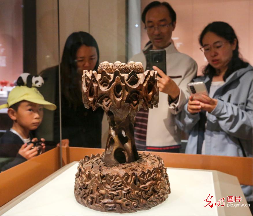 “大漆三章”宋元明清髹饰艺术引观众驻足