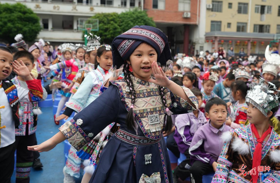 多彩民俗喜迎“三月三” 多彩民俗喜迎“三月三”