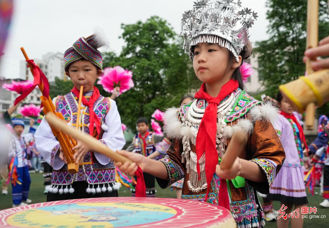 多彩民俗喜迎“三月三” 多彩民俗喜迎“三月三”