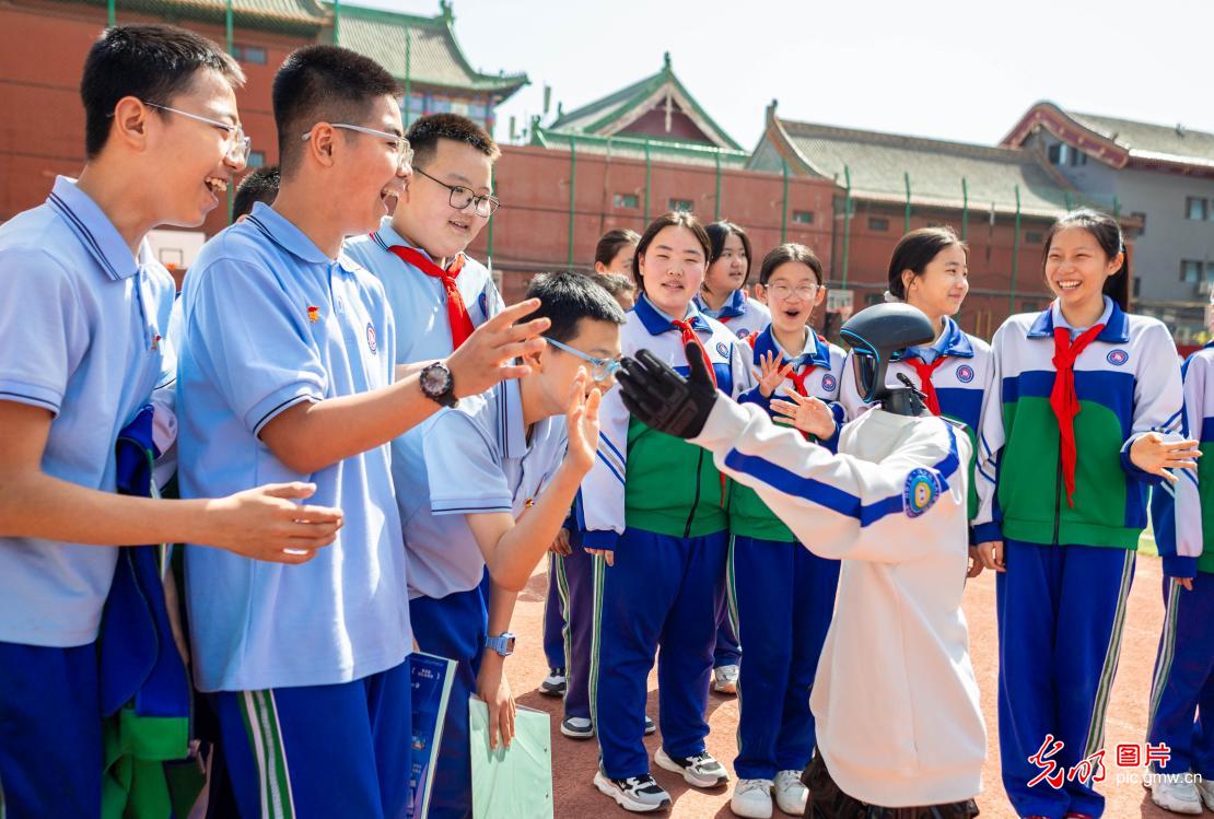 校园科技节 点燃科创梦