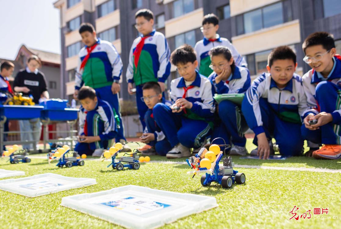 校园科技节 点燃科创梦