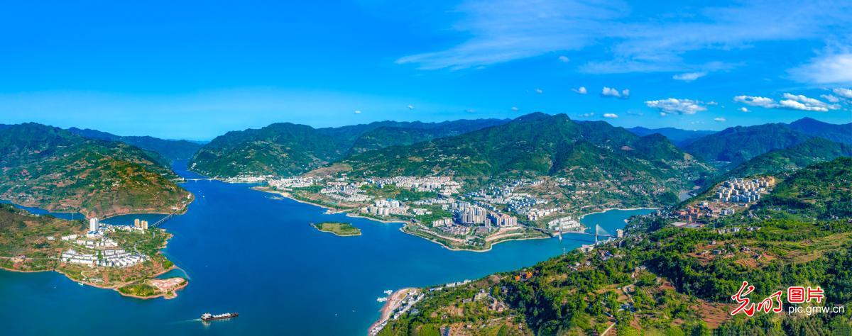 金沙江畔春景如画