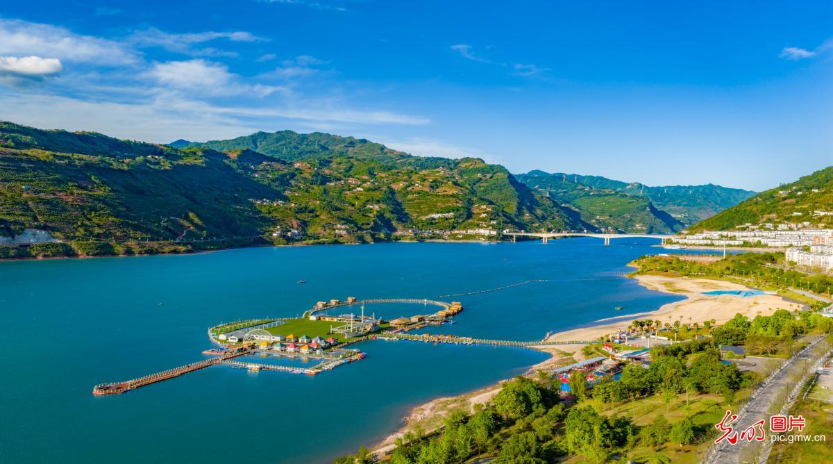 金沙江畔春景如画