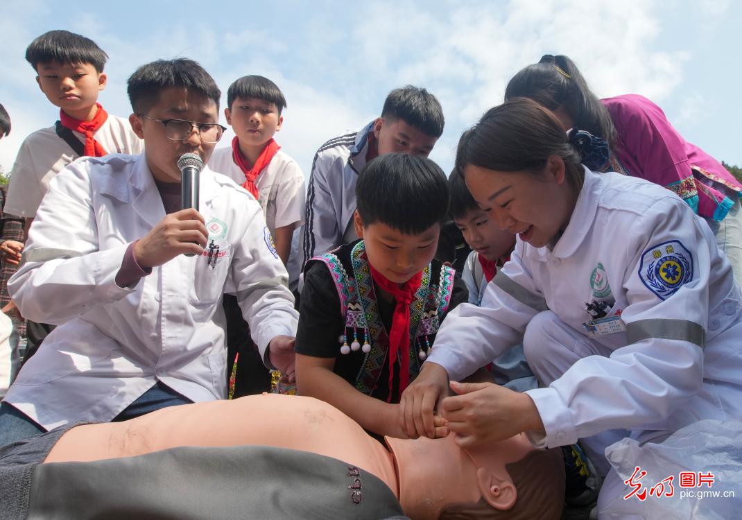 强化自护能力 严防溺水风险