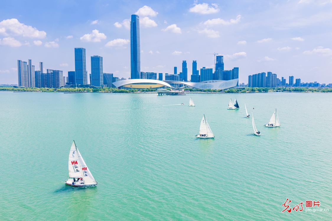 扬帆竞技东太湖