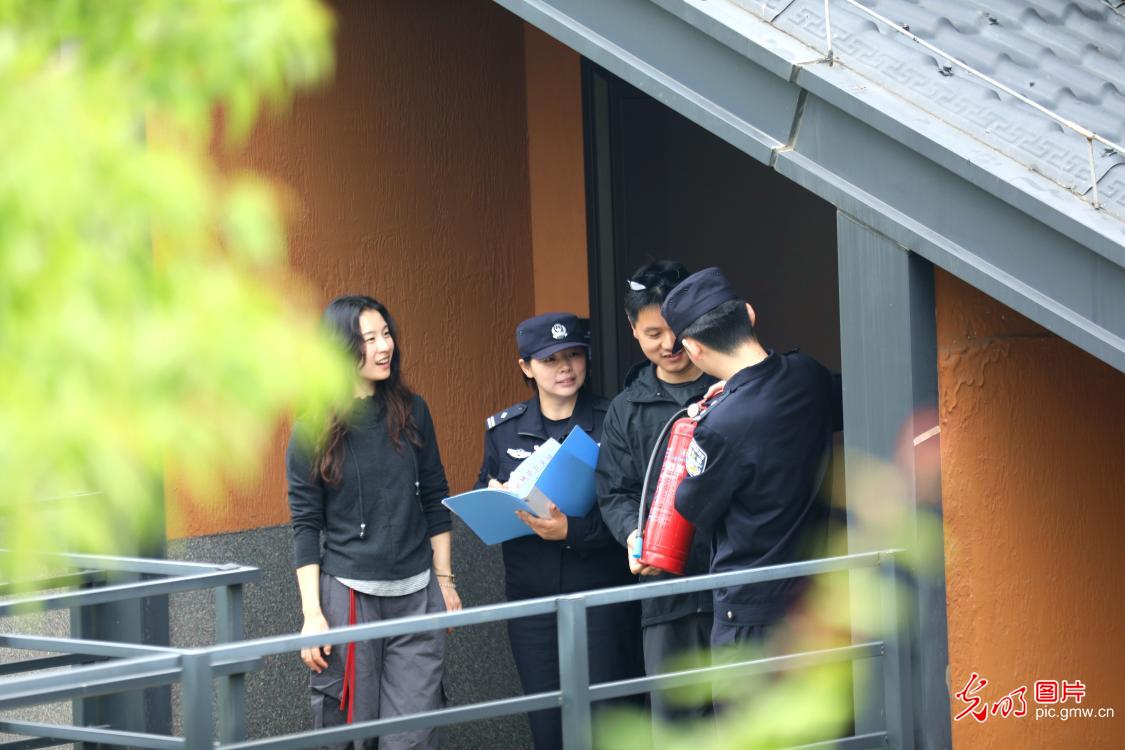 筑牢安全防线 护航五一假期