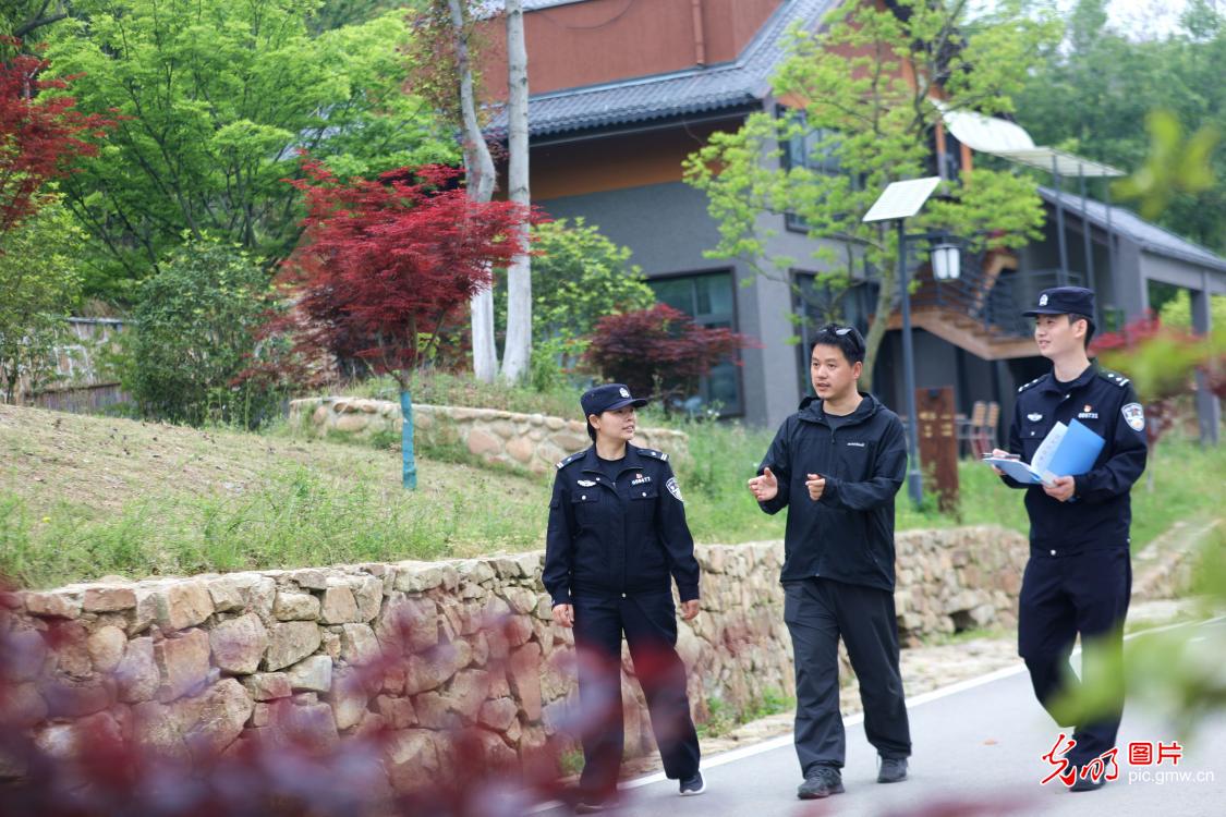 筑牢安全防线 护航五一假期