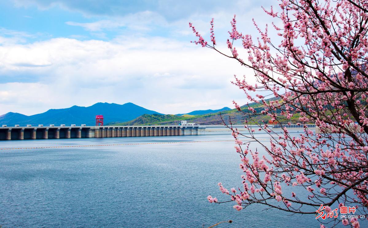 山湖叠翠 风物悠然