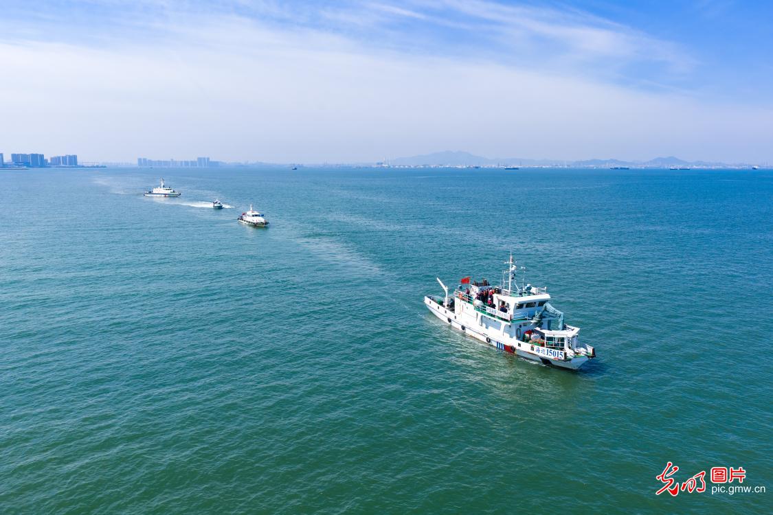 多地筑牢安全防线 全力护航假期出行