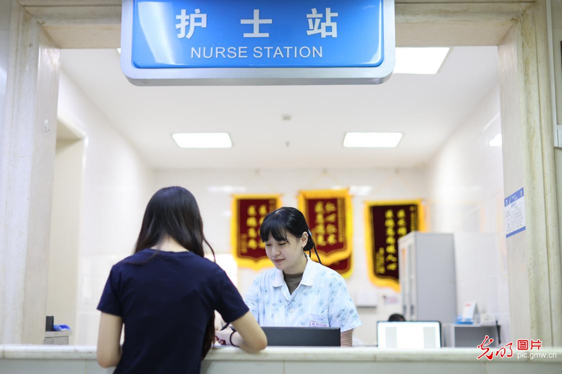 国际护士节：白衣天使用坚守点亮生命之光