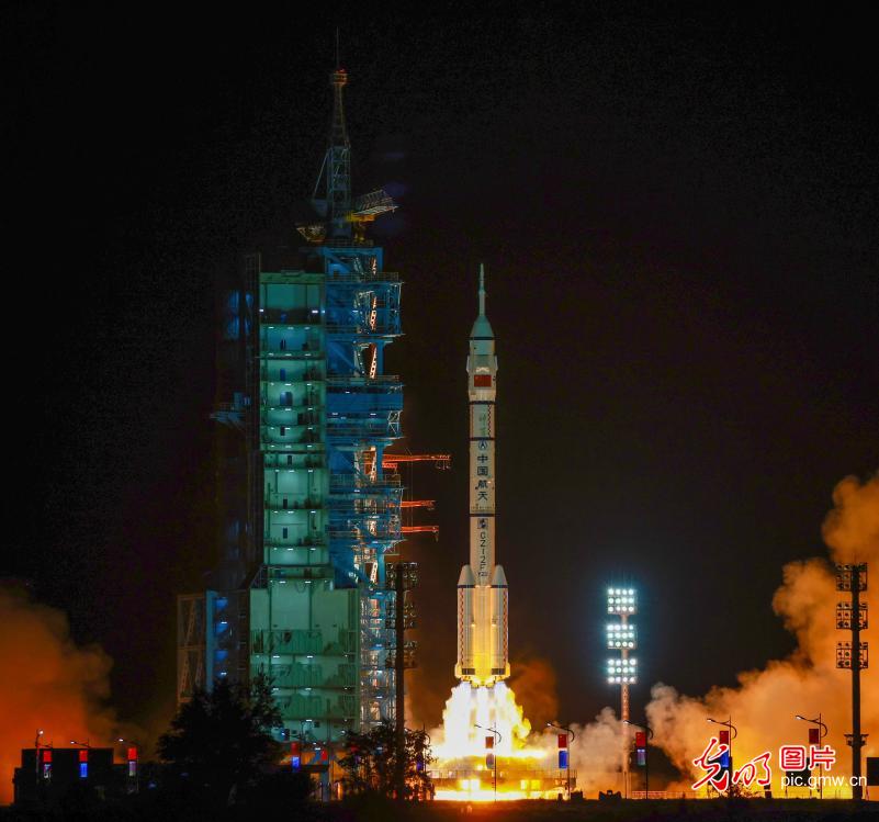 神舟二十三号载人飞船发射取得圆满成功