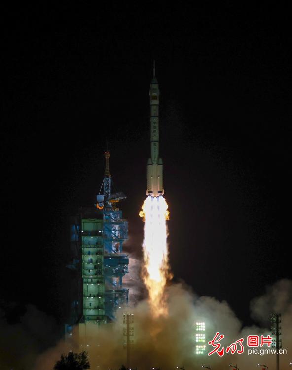 神舟二十三号载人飞船发射取得圆满成功