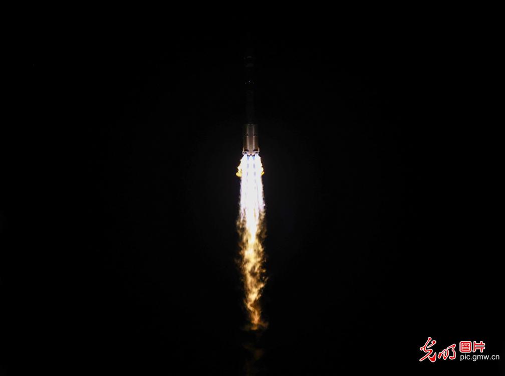 神舟二十三号载人飞船发射取得圆满成功