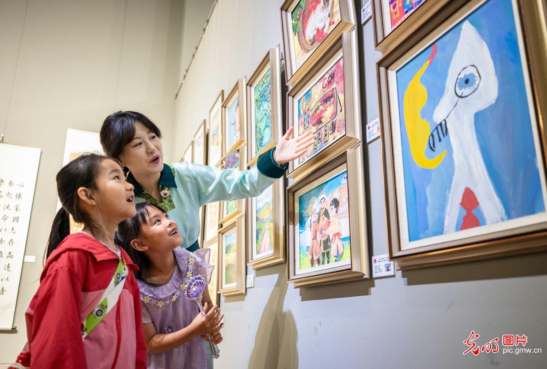 第六届全国及海外青少年美术书法摄影作品展在呼和浩特开幕 第六届全国及海外青少年美术书法摄影作品展在呼和浩特开幕