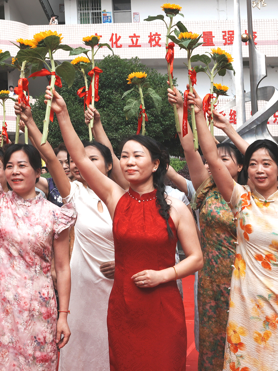 【聚焦高考 逐梦今夏】多彩祝福致青春，从容落笔向未来