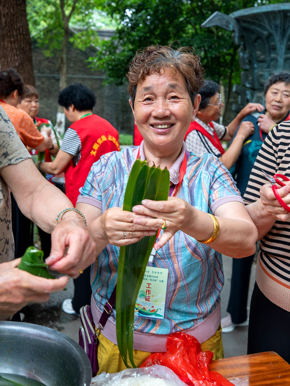 【聚焦高考 逐梦今夏】多彩祝福致青春，从容落笔向未来