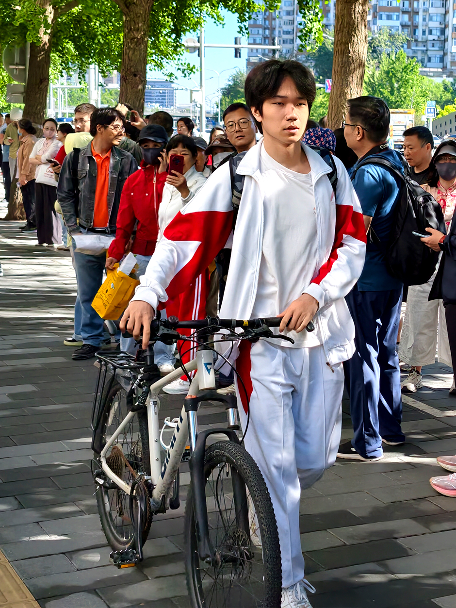 【聚焦高考 逐梦今夏】以自信之姿 赴青春考场 【聚焦高考 逐梦今夏】以自信之姿 赴青春考场