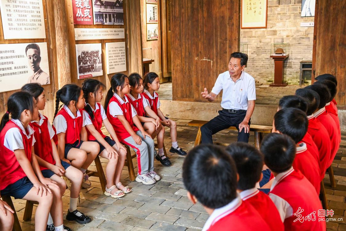 红色研学 铸魂育人 红色研学 铸魂育人