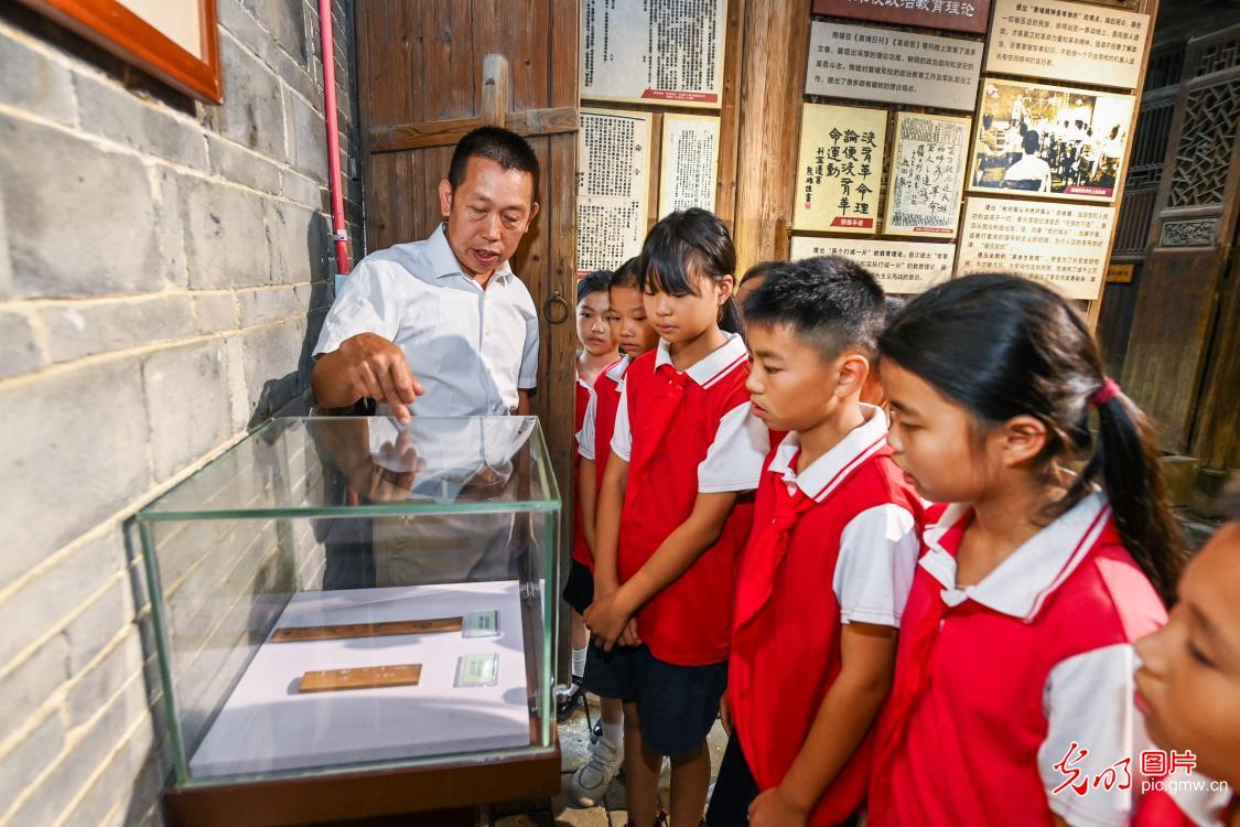 红色研学 铸魂育人 红色研学 铸魂育人