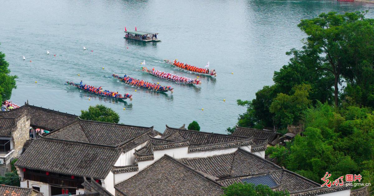 多彩活动迎端午 传统民俗焕发新机 多彩活动迎端午 传统民俗焕发新机