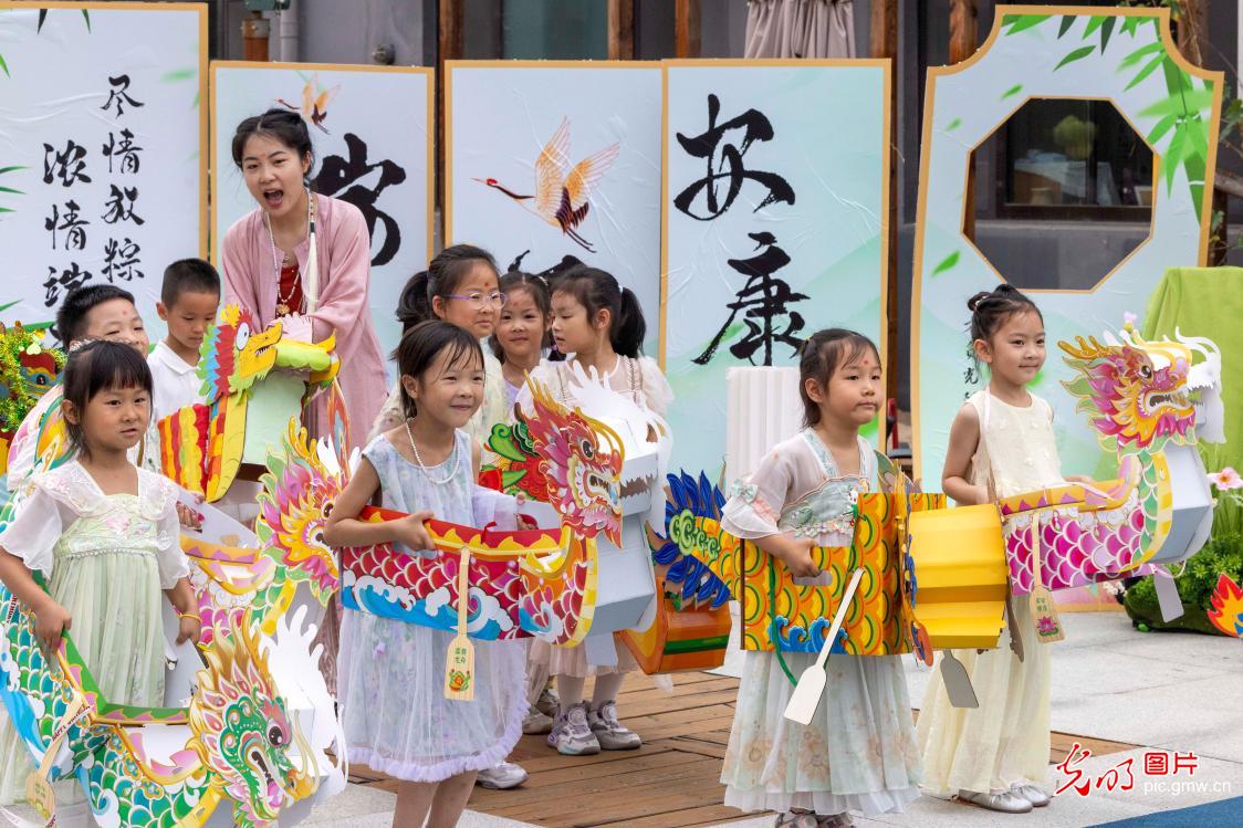 多彩活动迎端午 传统民俗焕发新机 多彩活动迎端午 传统民俗焕发新机