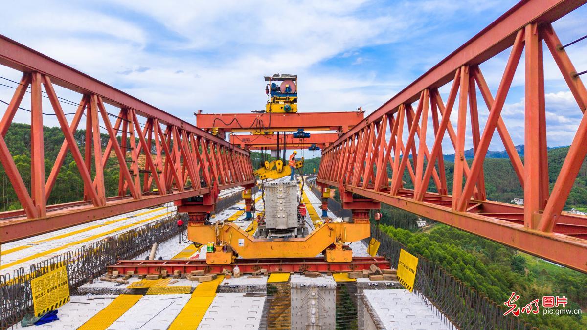 完善路网布局 深化湾区协同 完善路网布局 深化湾区协同