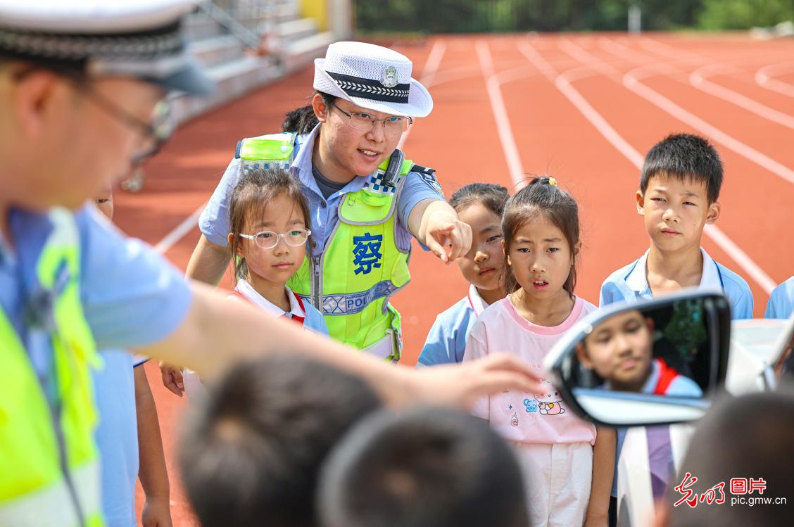 暑期将至 各地织密安全防护网 暑期将至 各地织密安全防护网