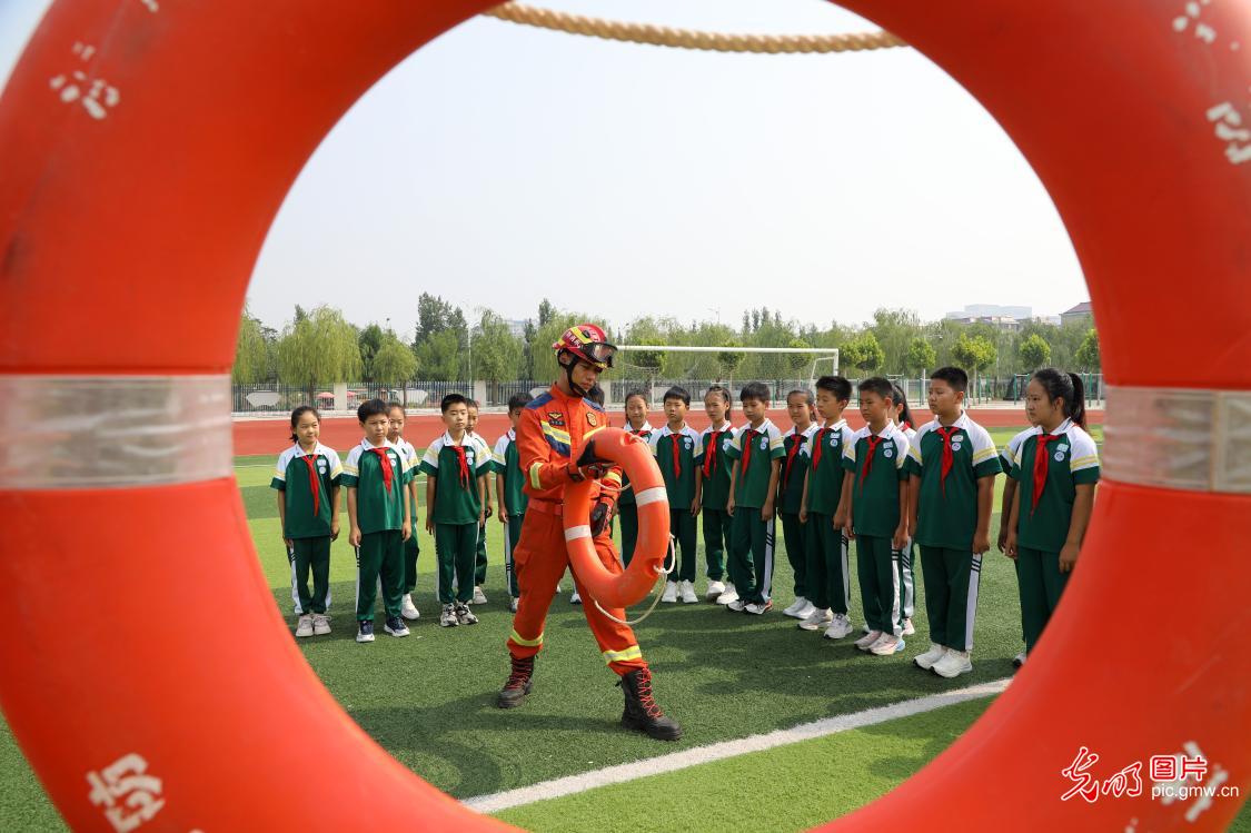 暑期将至 各地织密安全防护网 暑期将至 各地织密安全防护网