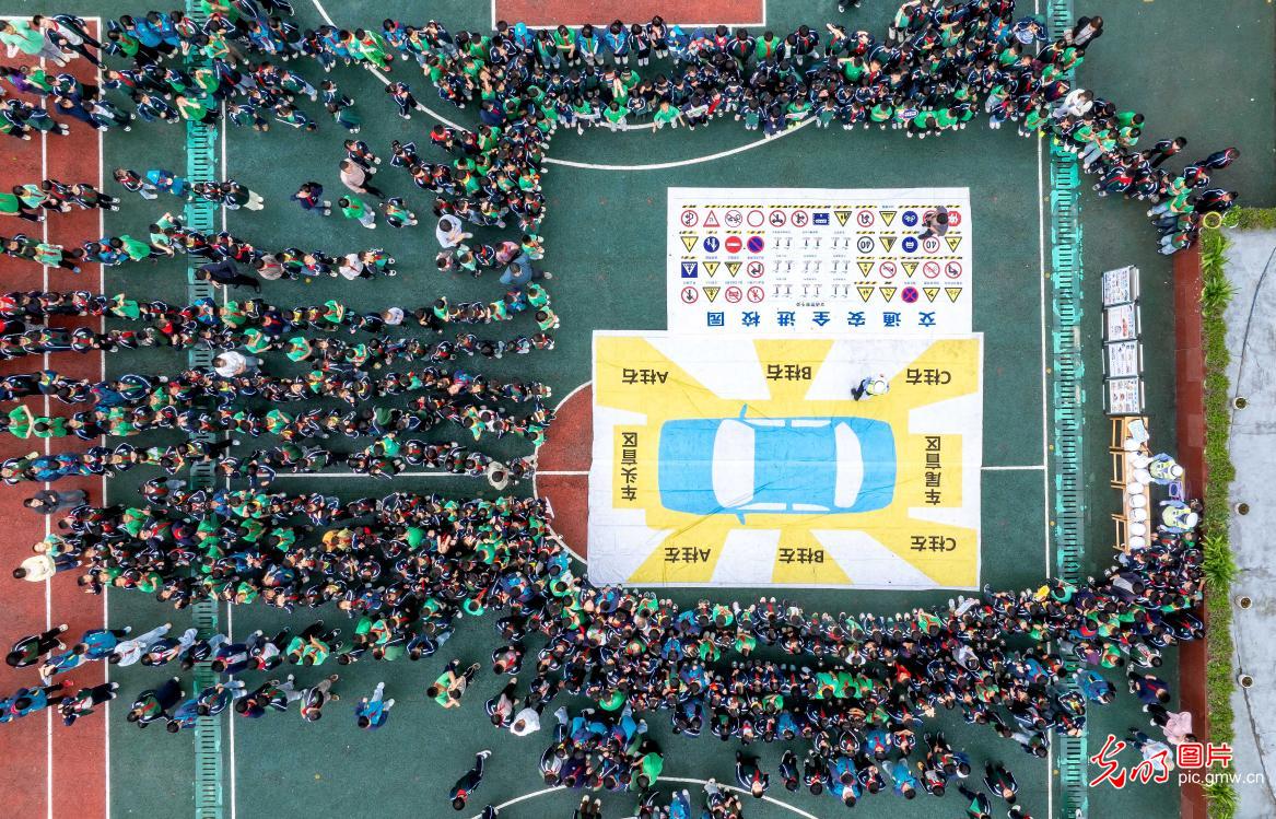 暑期将至 各地织密安全防护网 暑期将至 各地织密安全防护网