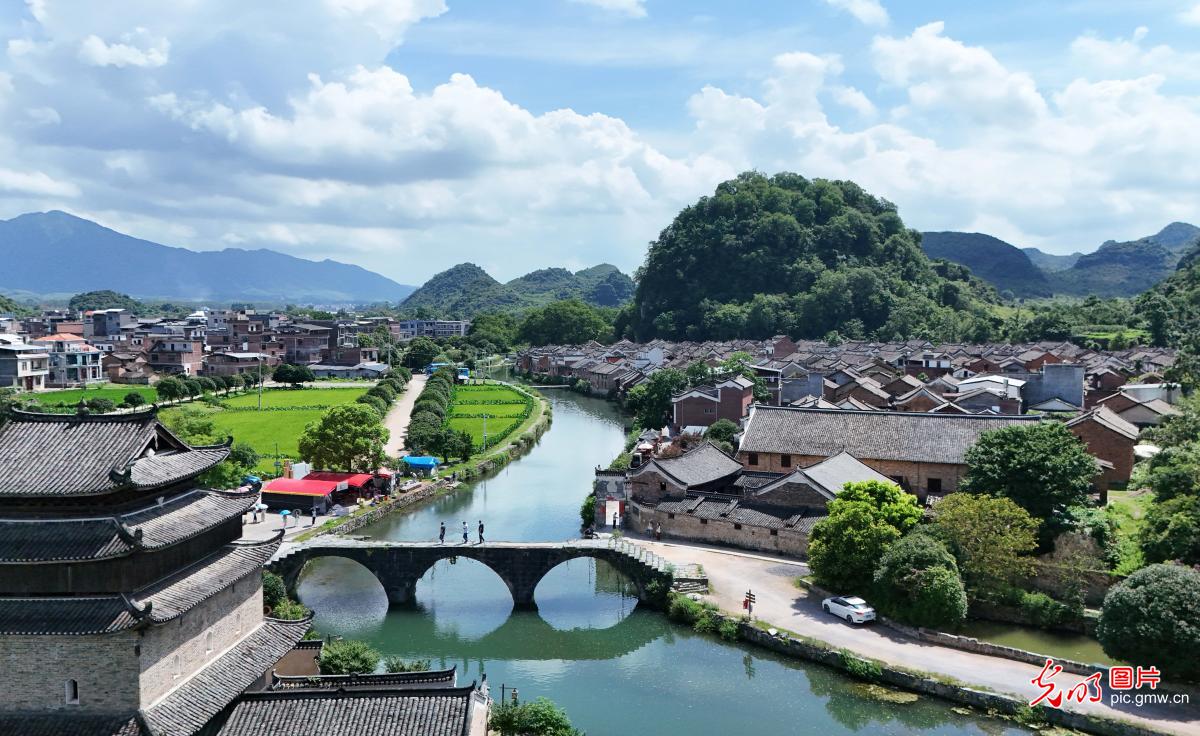 古村景美引客来