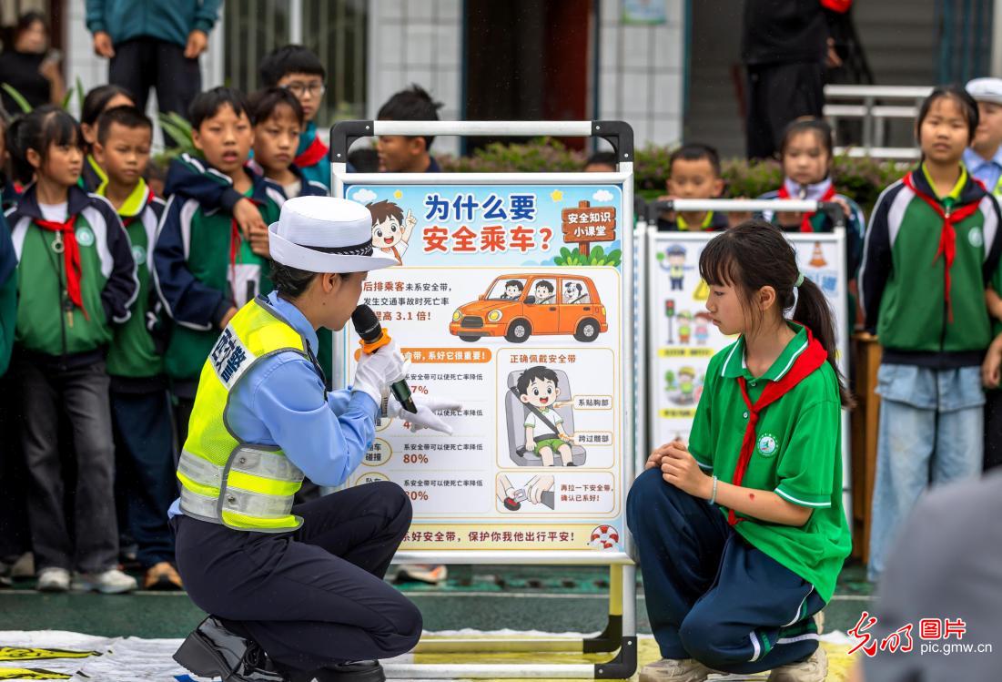 沉浸式宣教科普出行规范 筑牢青少年暑期安全防线 沉浸式宣教科普出行规范 筑牢青少年暑期安全防线